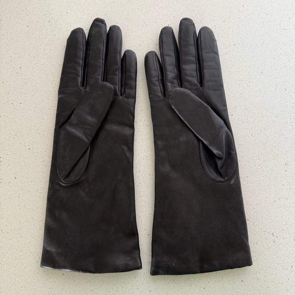 Fownes ladies black leather gloves size 7 1/2